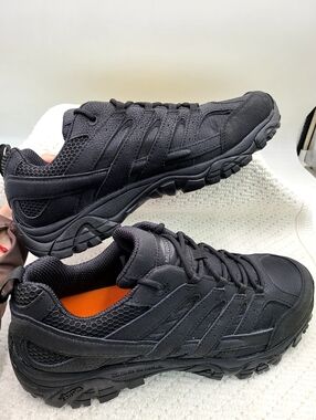 Merrell Men's Black Trail Sneakers - Durable All-Day Comfort